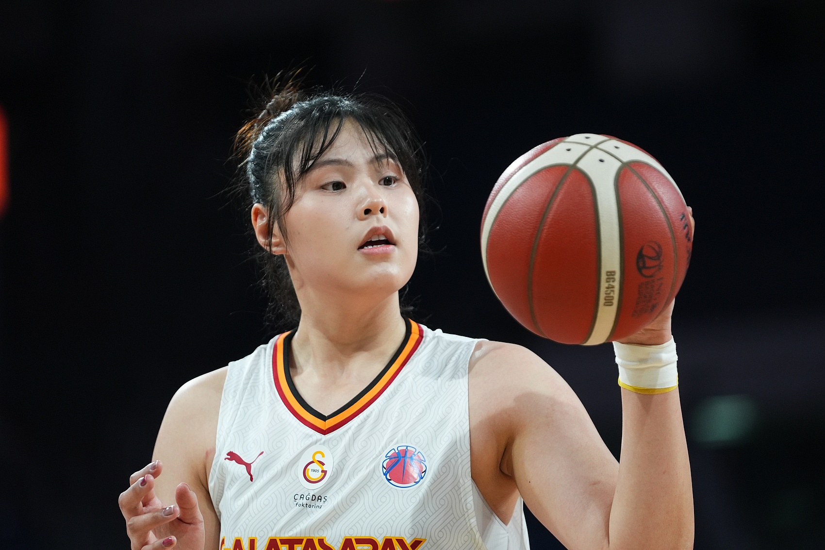 穩定高效！李月汝9中6得到18分10板1助2斷1帽 罰球6中6
